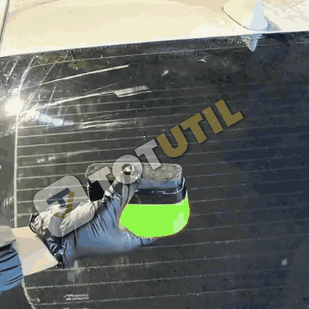 1+1 GRATIS: Soluție degresantă pentru parbriz și geamuri auto, 2 flacoane de 150 ml