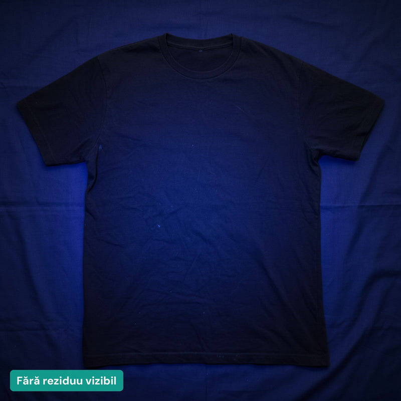 Tricou curat sub lumină UV după Foilo